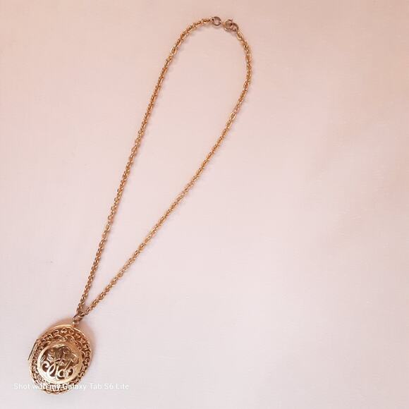 Filagree Scroll Locket Necklace And Gold Tone Textured Cable Chain - Picture 3 of 12